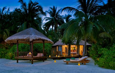 Banyan Tree Vabbinfaru Resort Accommodations